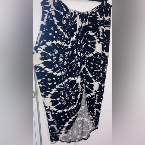 Wrap Front Tulip Skirt Size L - Picture 4 of 10